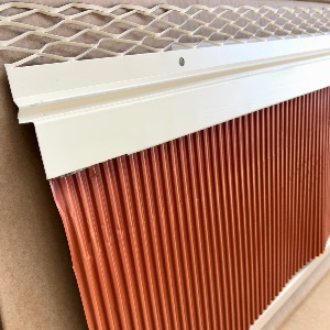Solin Bavette Aluminium 250 mm Rouge - profil grillagé